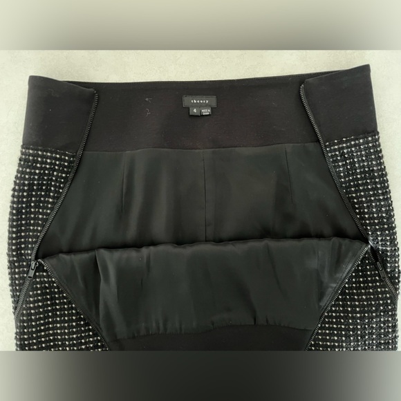 Theory/ Tweed Mini skirt/ Wool blend/ Zippered/ Black & white/ Size US 4 - Picture 10 of 15